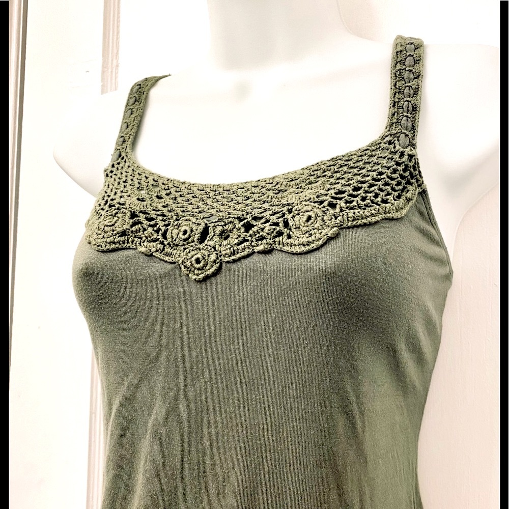 💚SANTIKI GREEN CROCHET Adjustable strap tank top